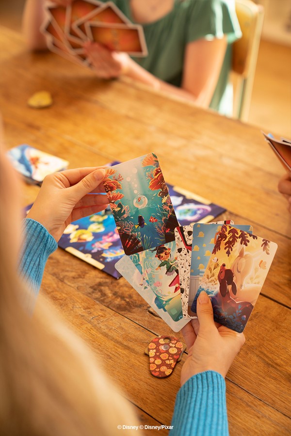 Foto van speelgoed Vertical Shots_Dixit Disney Edition_Photography_5.jpg